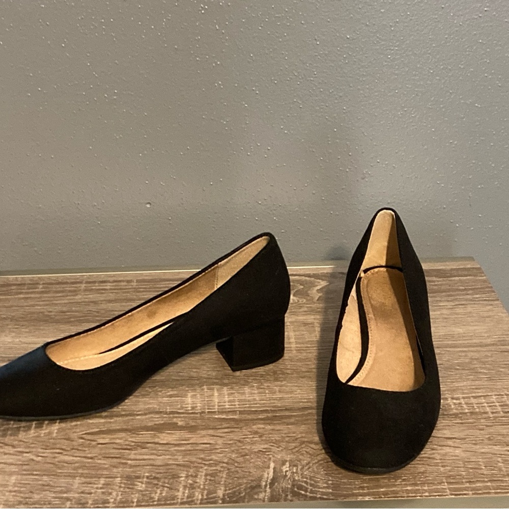 Old navy black Suede Sz 9 shoes